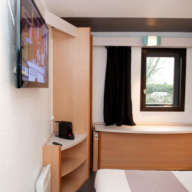 Egg Hotel Gonesse Гонес Екстериор снимка