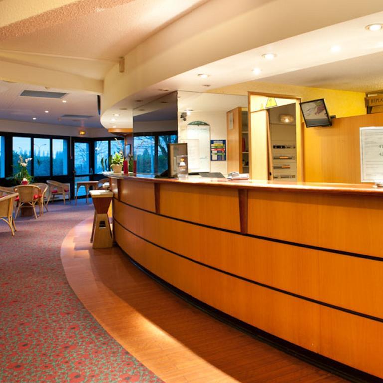 Egg Hotel Gonesse Гонес Екстериор снимка