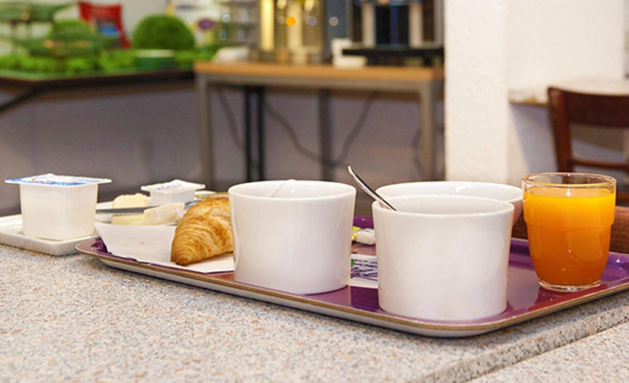 Egg Hotel Gonesse Гонес Екстериор снимка
