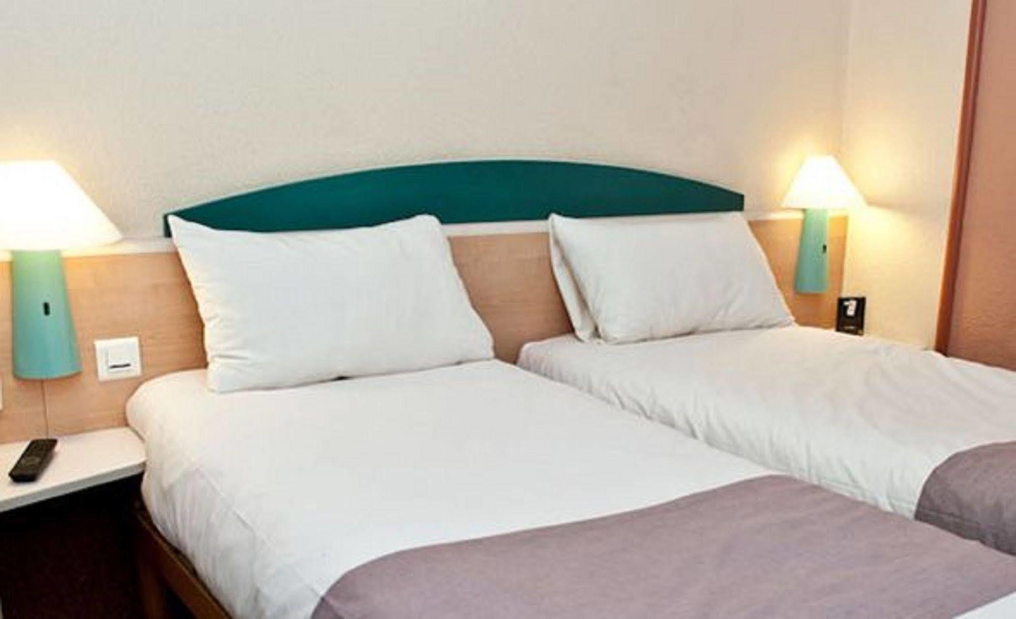 Egg Hotel Gonesse Гонес Екстериор снимка