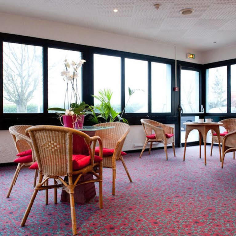 Egg Hotel Gonesse Гонес Екстериор снимка